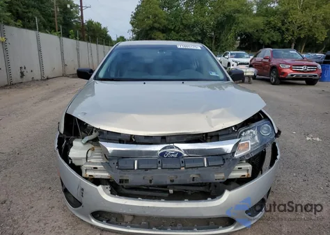 2010 Ford Fusion S z USA, uszkodzony, nr VIN 3FAHP0GA6AR275134